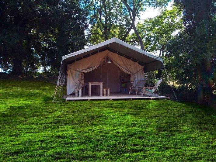 Gîte pour 5 personnes, avec Terrasse et Jardin ainsi que Piscine et Vue à Saint-Palais (Allier)