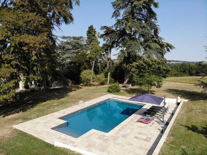 Maison de vacances pour 14 personnes, avec terrasse et piscine ainsi que jardin et vue, adapté aux familles