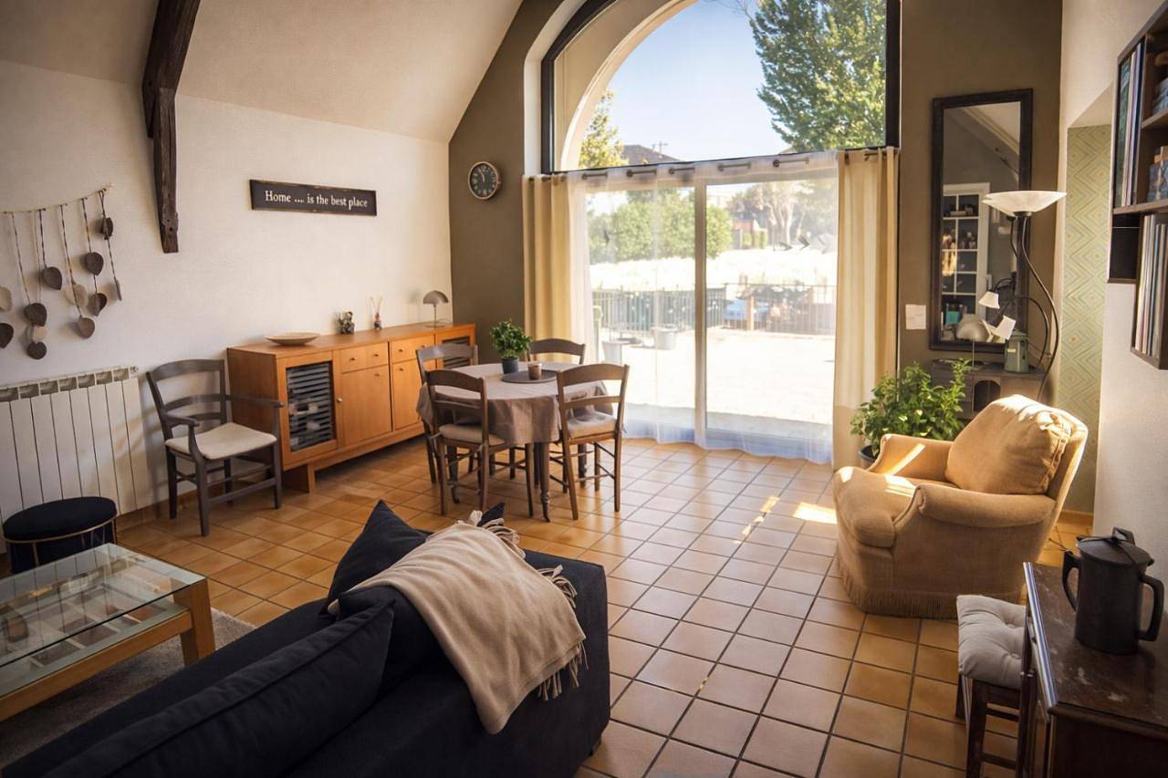 Two-Bedroom House in Figeac, Lot