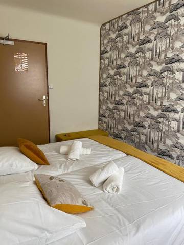 Hôtel pour 4 personnes, avec vue et jardin à Saint-Maurice-de-Ventalon