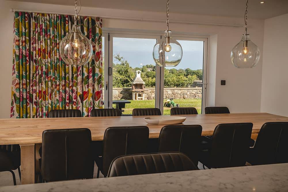 Luxurious cottage on working organic dairy farm in Pwllheli, Gwynedd