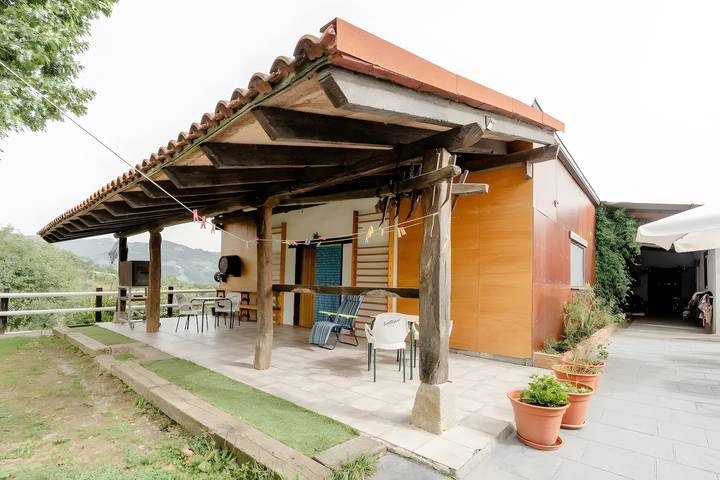 Casa rural para 19 personas, con Jardín en 