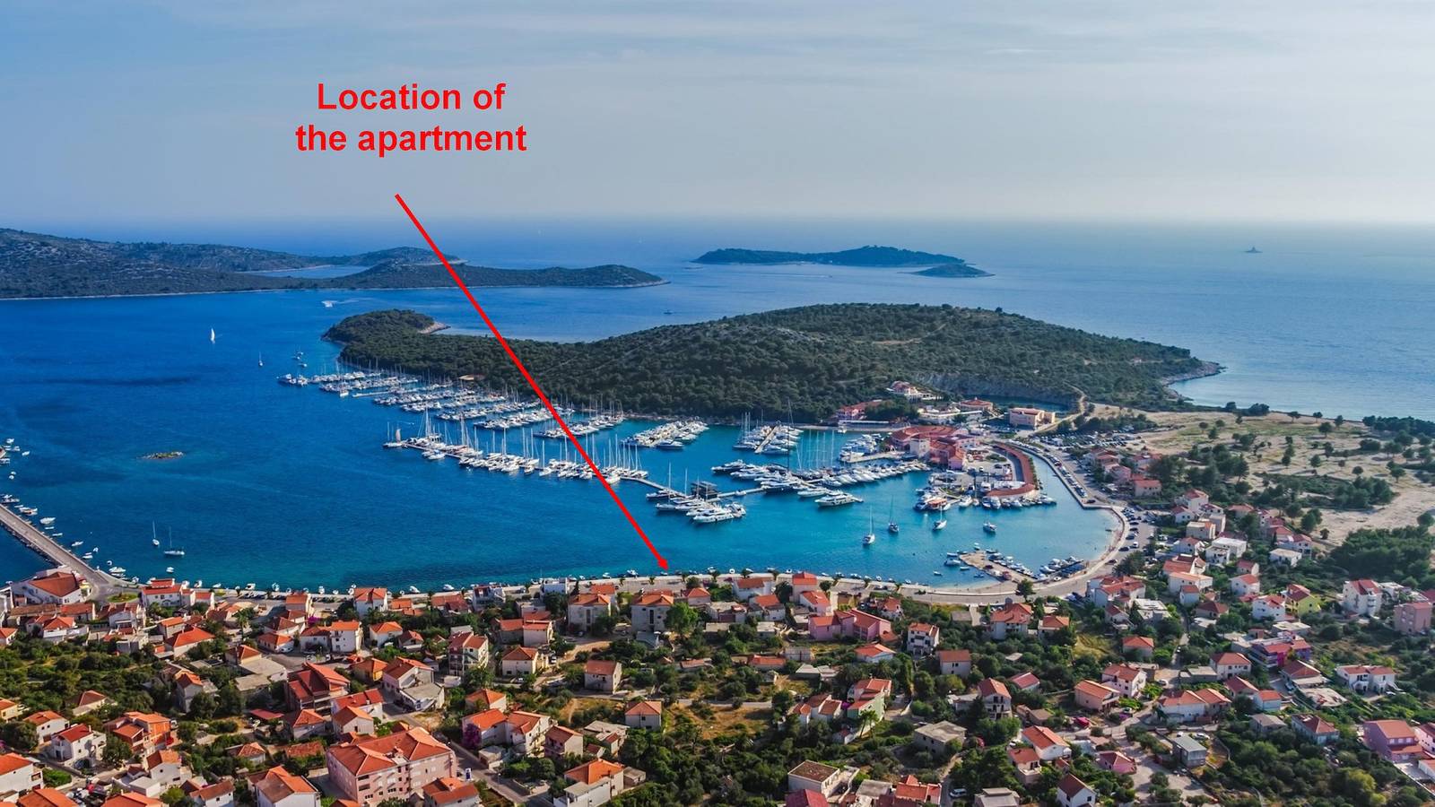 Apartamento vacacional entero, Seafront apt with terrace, 4 bedrooms and mooring in Rogoznica, Condado de Šibenik-Knin