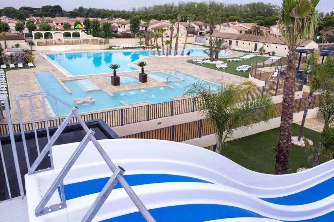Zecamping 3* animé 500m plage parc aquatique locatif Tv 53m2 in Portiragnes Plage, Portiragnes