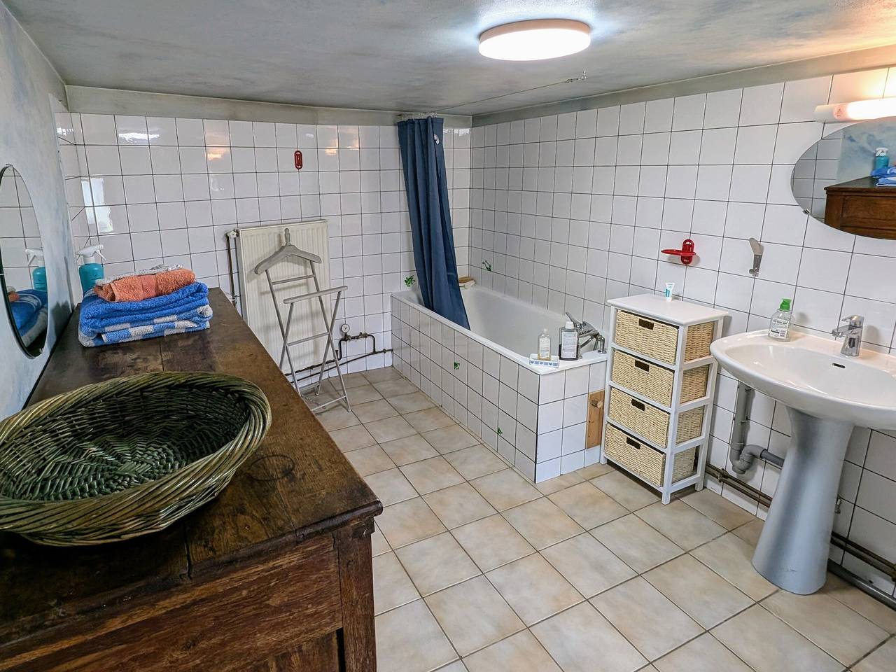 Gîte entre ville et campagne, Wi-Fi gratuit, sur circuit des peintres in Vesoul, Haute-Saône
