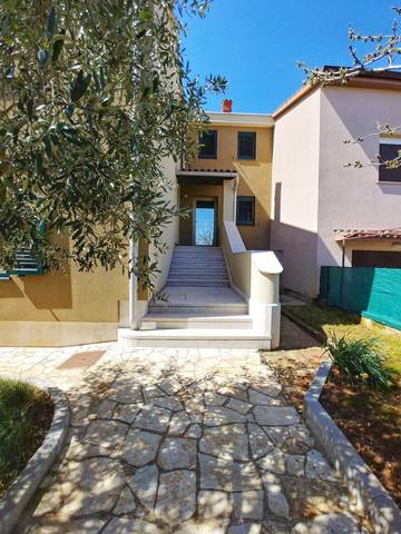 Maison d’hôte pour 3 personnes, avec vue et terrasse, animaux acceptés à Pula