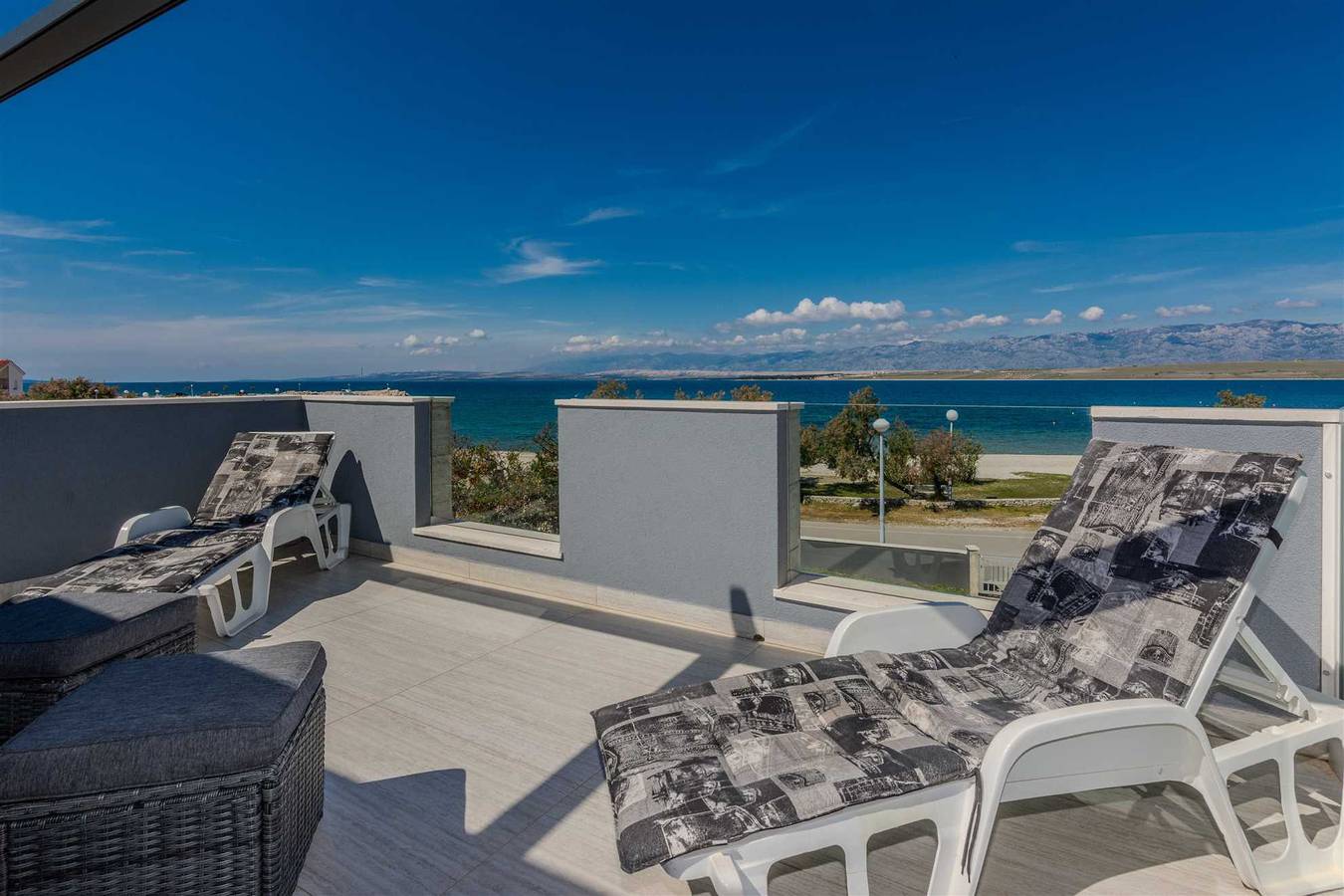 Ganze Wohnung, Deluxe Ferienwohnung auf Insel Vir | nur 20m vom Strand in Vir