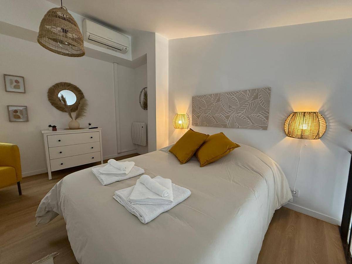 Appartement entier, Superbe F2 Duplex Proche Paris & Disneyland in Neuilly-sur-Marne, Seine-Saint-Denis