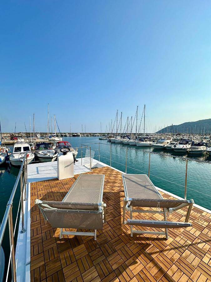 Boot für 4 Personen, mit Ausblick und Terrasse in Italien - 2