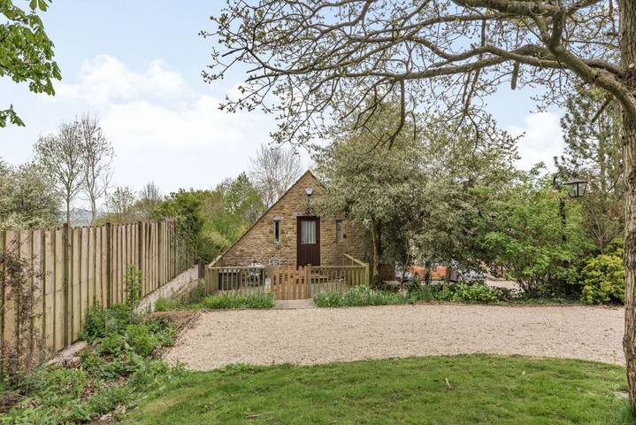 Holiday home for 2 people, with garden, with pets in Bourton-on-the-Water