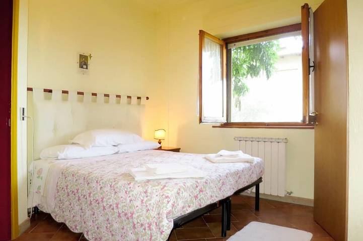 Appartamento intero, Bellissimo appartamento per 7 persone con piscina, Wifi, Tv, patio e animali ammessi in Paciano, Perugia e dintorni
