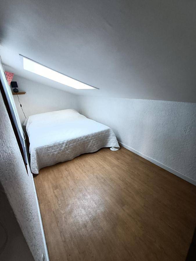 Gîte pour 2 personnes, avec vue et terrasse dans Office De Tourisme D Hyeres - 4