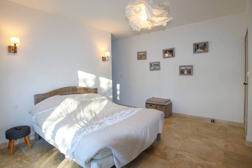 Awesome home in Grignan with private swimming pool, can be inside or outside in Grignan, Nyons region