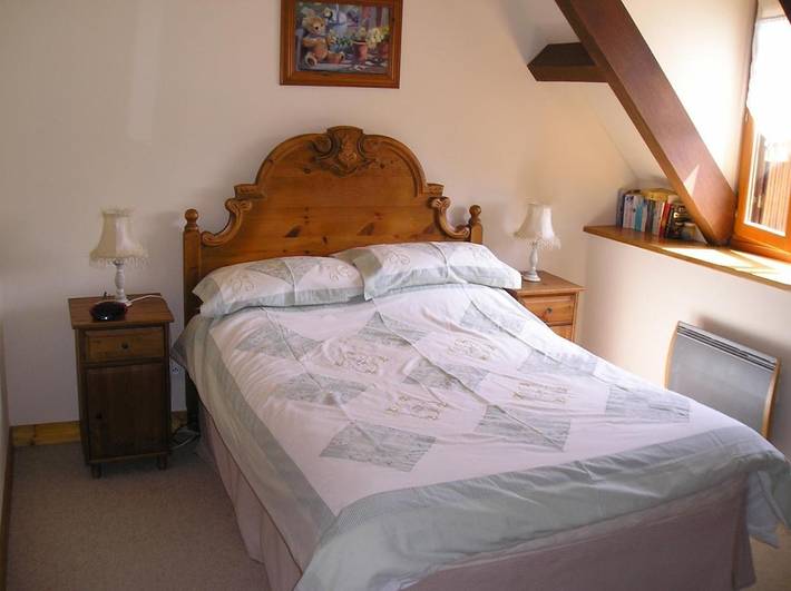 Location de vacances pour 6 personnes, avec piscine ainsi que vue et jardin à Langoëlan - 3