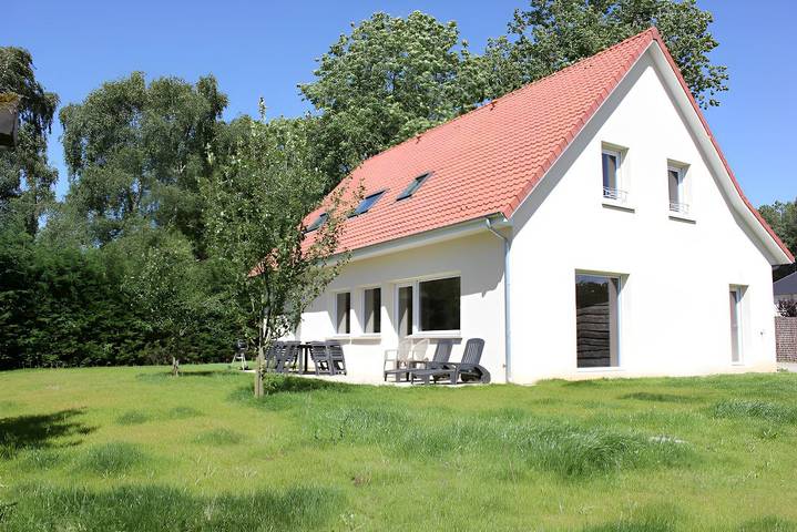 Gîte pour 13 personnes, avec terrasse et jardin