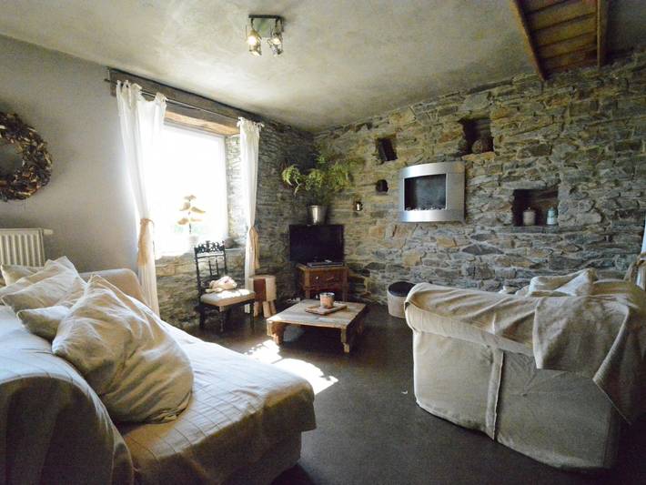 Charming cottage very neat, comfortable, very quiet, beautiful view, in Jehonville, Bertrix