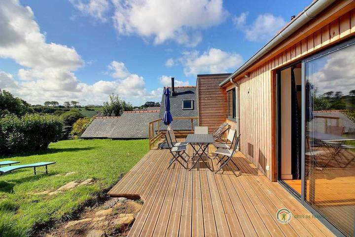 Gîte pour 5 personnes, avec terrasse et jardin en Cotes-d'Armor - 2