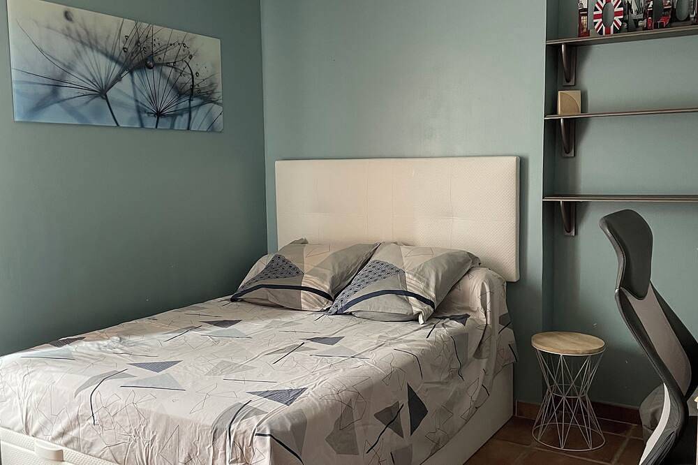 Villa 8 personen in de buurt van zee met zwembad, sauna, tafeltennis, tafelvoetbal ..... in La Crau, Toulon regio