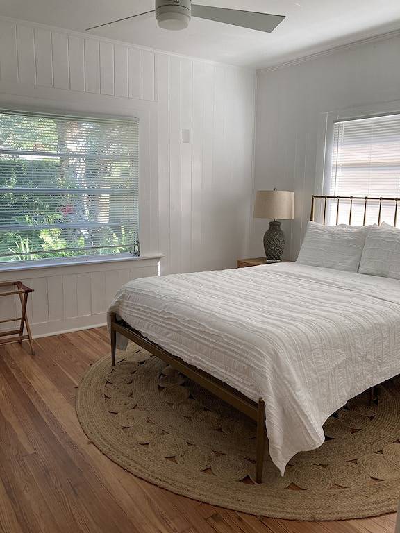 Great Location! 1 Bed 1 Bath Valencia Cottage Sleeps up to 4 in Fort Lauderdale, Broward County