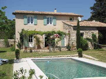 Gîte pour 7 personnes, avec terrasse et jardin, animaux acceptés à Puget