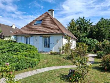 Location de vacances pour 10 personnes, avec vue et jardin à IFS