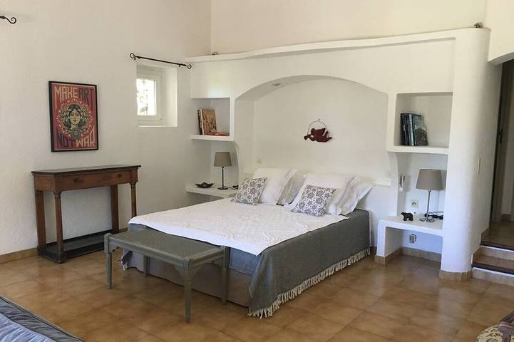 Location de vacances pour 4 personnes, avec terrasse et jardin, animaux acceptés à Cabrières-d'Avignon - 2