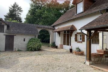 Gîte pour 6 personnes, avec jardin et terrasse à Pouillé