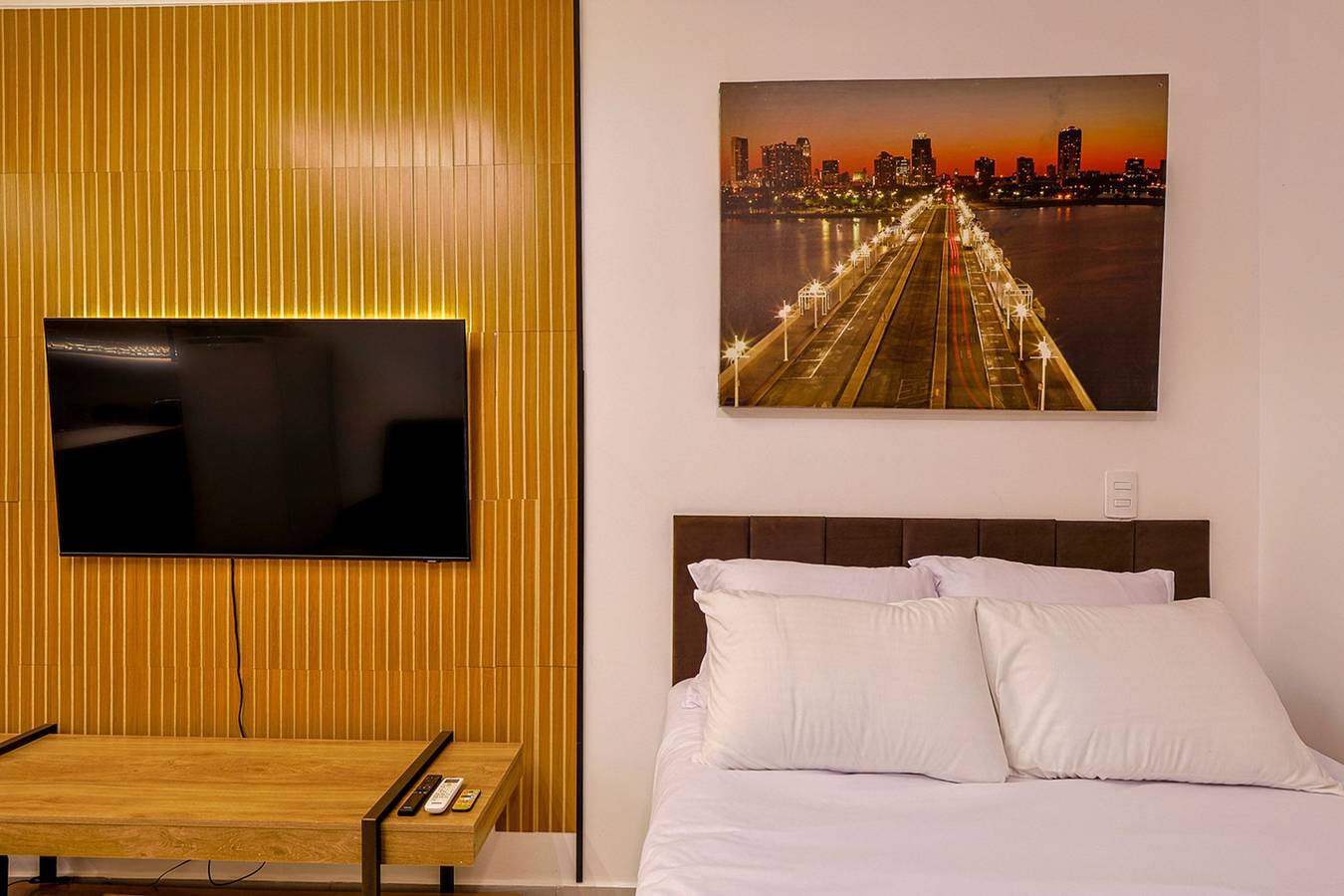 Appartamento intero, Studio completo c/ Wi-Fi e varanda no Centro in Centro (Rio de Janeiro), Rio de Janeiro