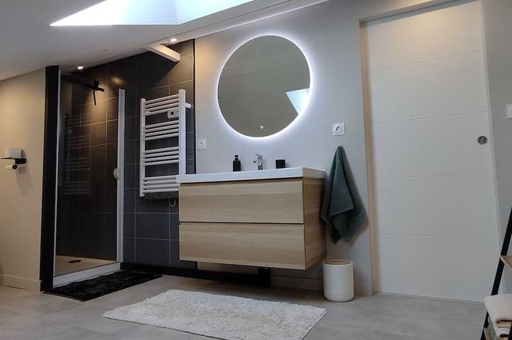 Gîte pour 4 personnes, avec jardin à Charmeil - 4