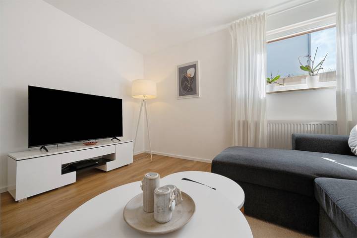 Hel lejlighed, Apartment “Auszeit” with Wi-Fi – newly renovated, family-friendly, central location in Calw, Nord Sortskoven