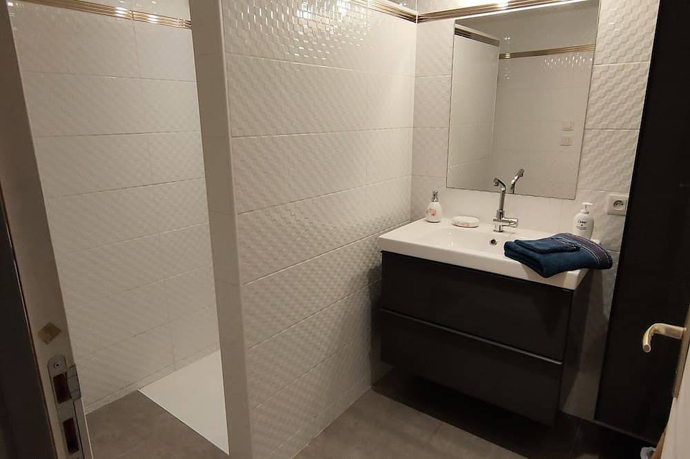 Cosy accommodation in the city center in Lesneven, Región de Brest