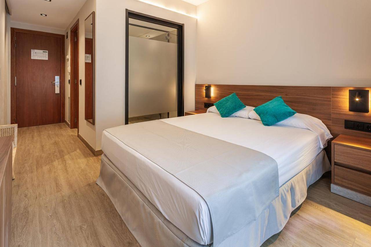 Dwo Sirius - Adults Only in Platja de Llevant (Malgrat de Mar), Santa Susanna