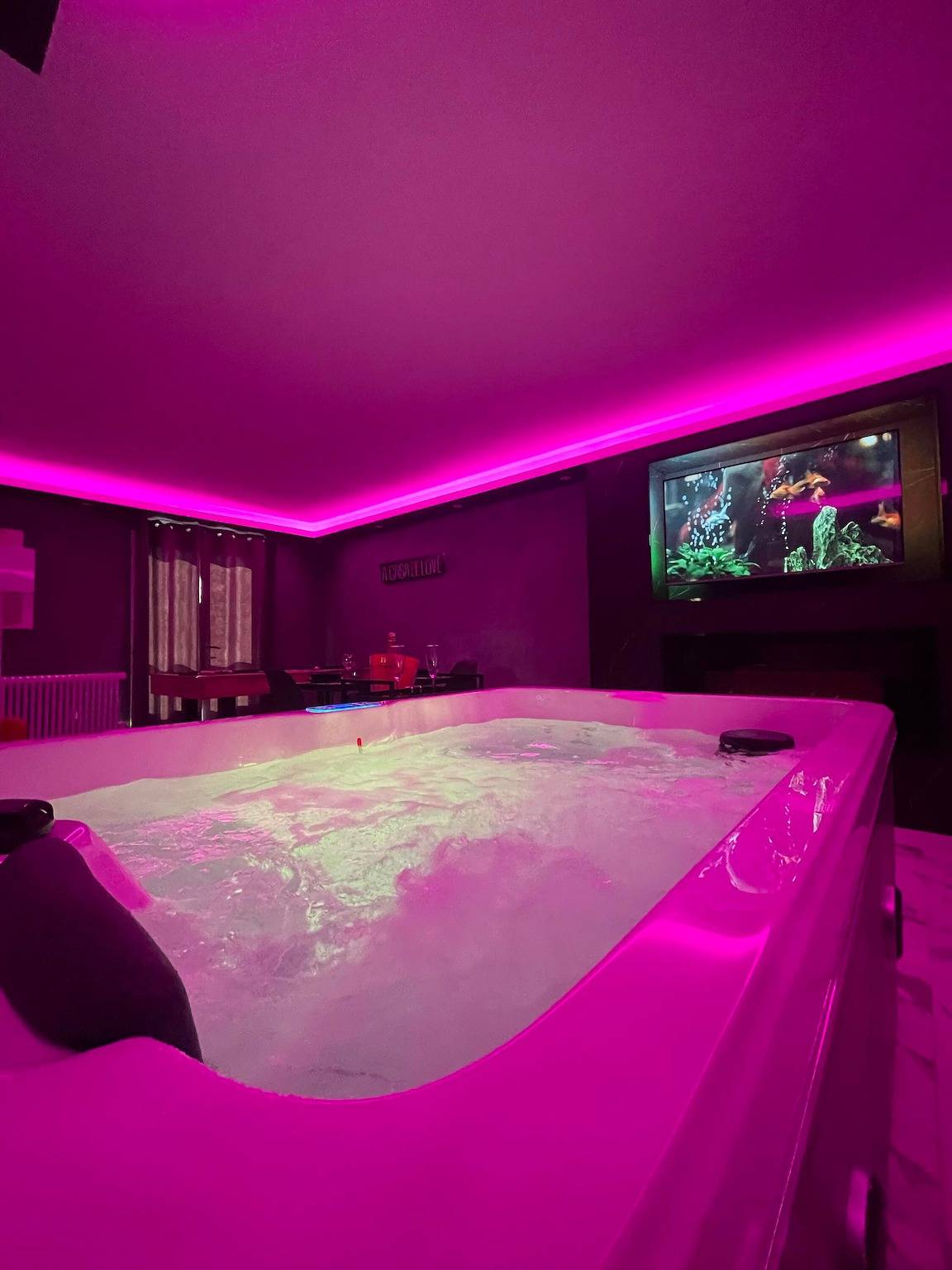 La Casa de Lové, Suite appartement privée avec jacuzzi in Melun, Seine-et-Marne