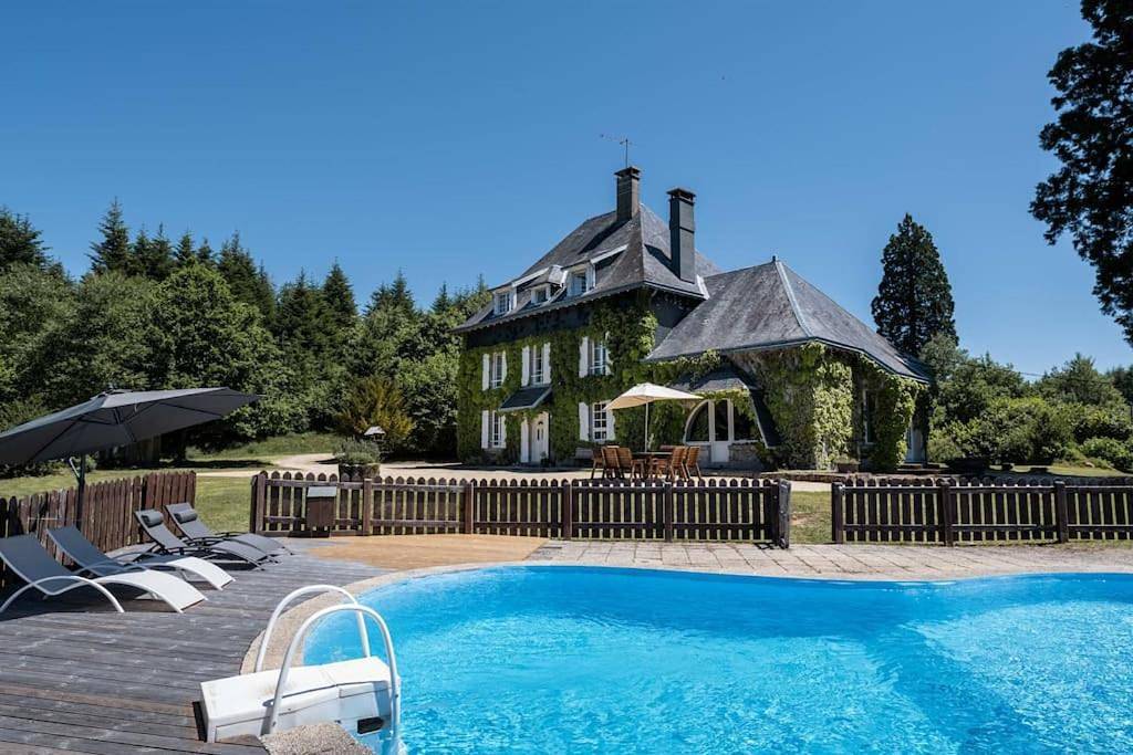 Tranquil holiday home & pool Saint Pierre Bellevue in Saint-Pierre-Bellevue, Région d'Aubussargues