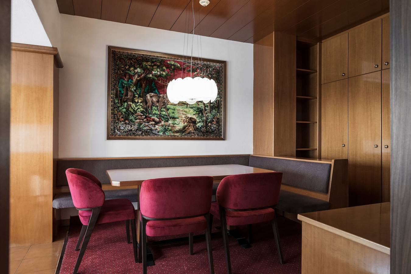 Entire apartment, Villa Stella Apartment N 41 near the ski lift with mountain view and Wi-Fi in Ortisei, Dolomiti Superski