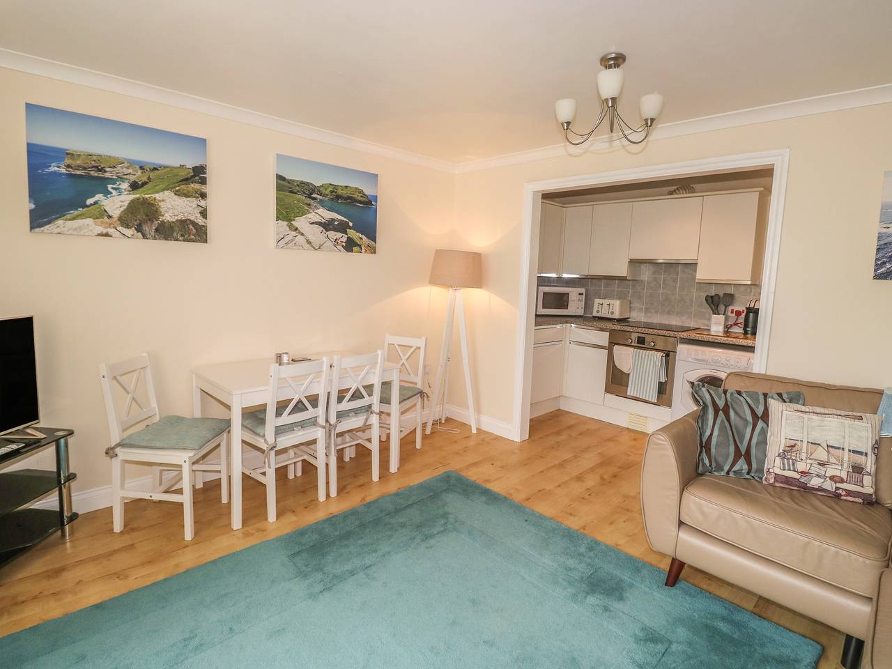 Kingfisher House in Tintagel, Pentire Point - Widemouth