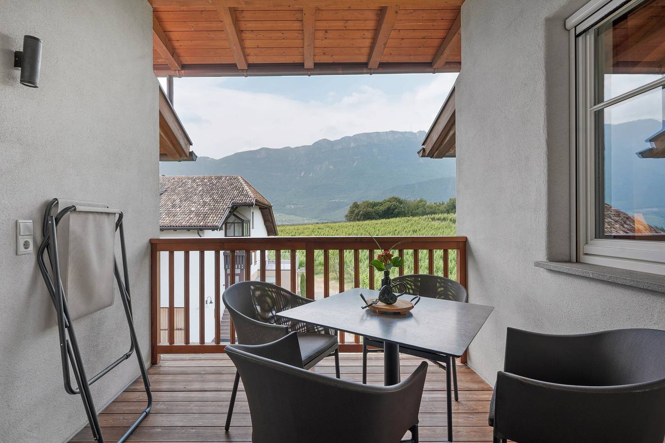 Appartement entier, Appartement "Naturblick" avec vue sur les montagnes, Wi-Fi et climatisation in Monticolo, Appiano sulla Strada del Vino