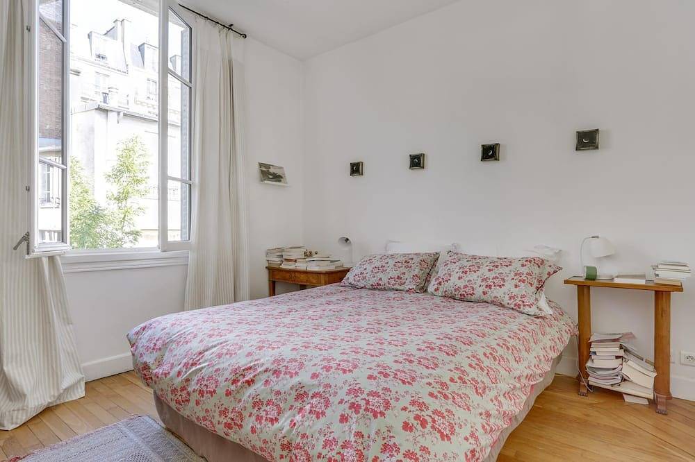 Comfortable house with terrace for 5 people by Weekome in Paris 13e Arrondissement, Paris