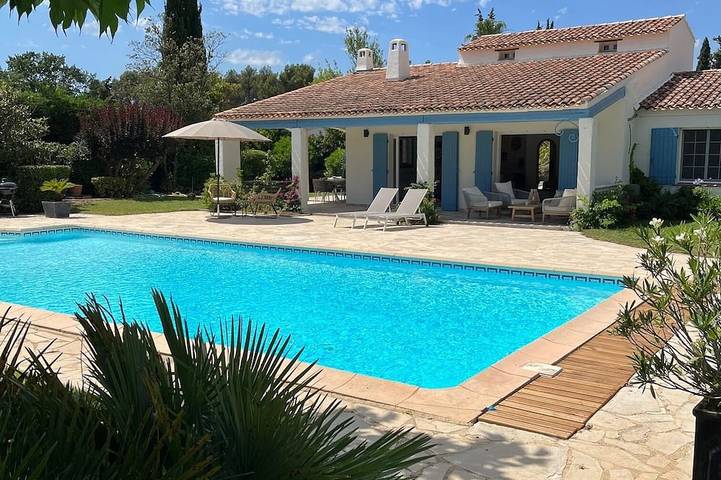 Villa pour 8 personnes, avec terrasse et jardin, animaux acceptés à Le Beausset