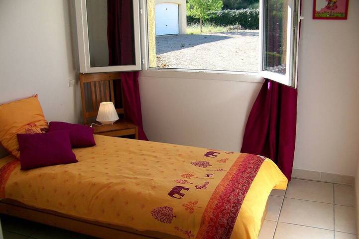 Location de vacances pour 8 personnes, avec terrasse et jardin à Cesseras - 4