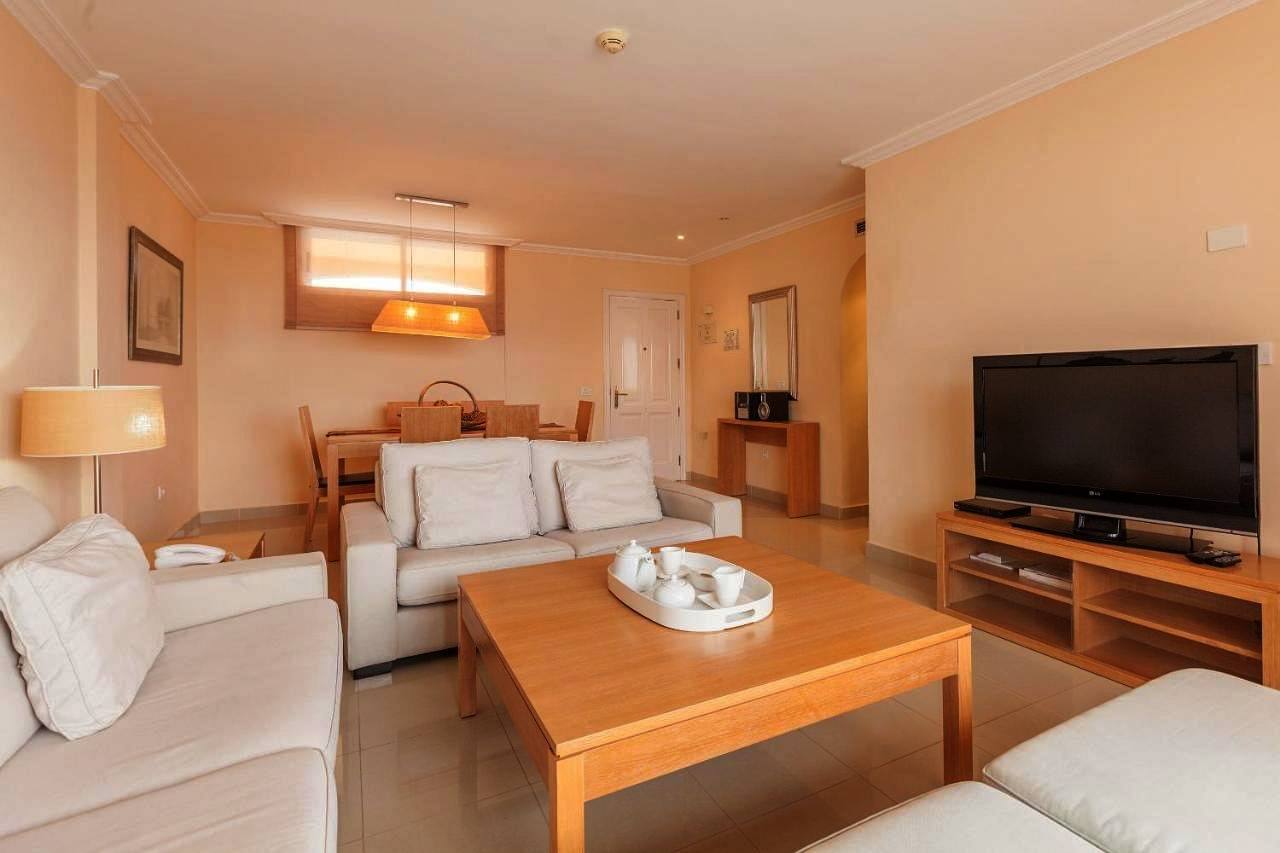 Aparthotel para 10 personas con terraza in Puerto Santiago, Santiago del Teide