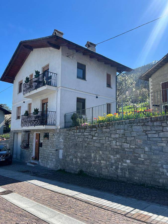 Gîte pour 2 personnes, avec balcon et vue dans Charvensod