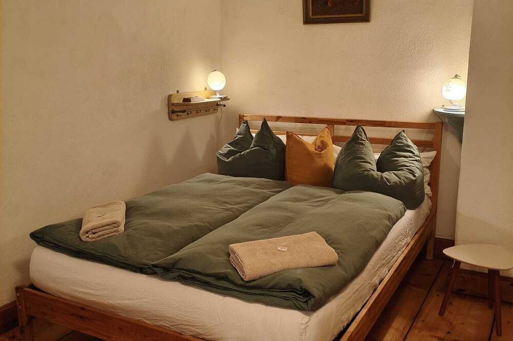 Ganze Wohnung, Ferienwohnung Künstlerbude, 2 Schlafzimmer, Balkon, Gartenblick, Sauna in Greiz, Region Greiz