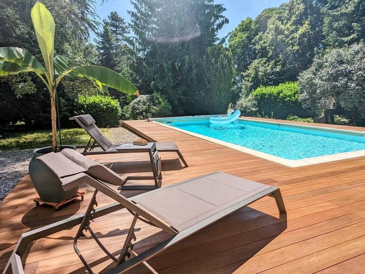 Manoir arboré avec piscine chauffée et sauna proche vignobles in Chambœuf, Région de Dijon