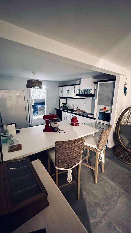 Location de vacances pour 8 personnes, avec piscine et jardin à Les Angles (Gard) - 4