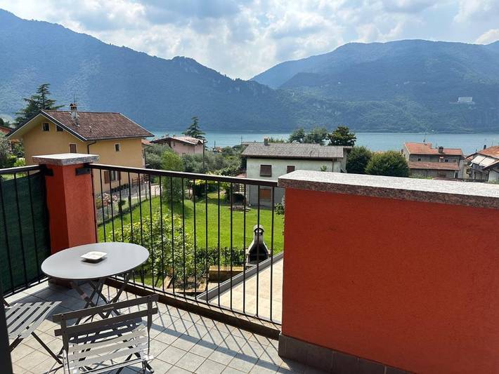 Appartamento per 5 persone, con Balcone e Terrazza nonché Vista lago e Panorama a Comune di Abbadia Lariana