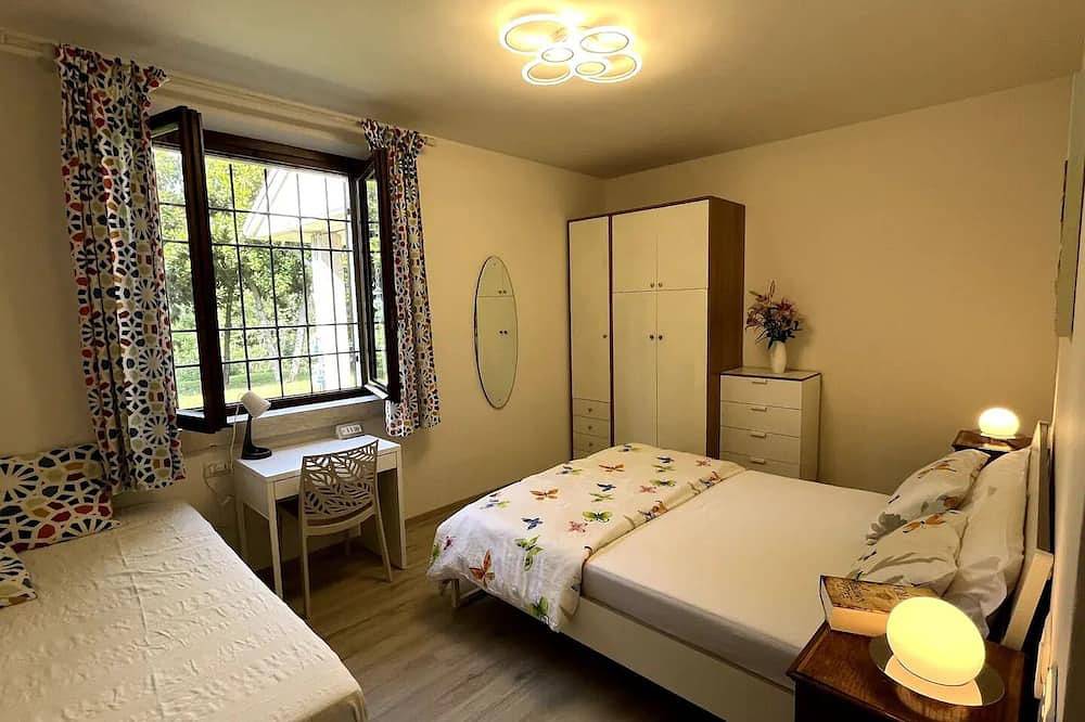 Ganze Wohnung, Bright and quiet apartment with garden, pets allowed. in Ponti sul Mincio, Gardasee-Berge