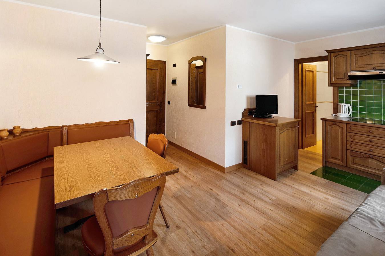 Entire apartment, Holiday Apartment "Casa San Marco n 5" with Mountain View, Balcony & Wi-Fi in Livigno (Town), Livigno
