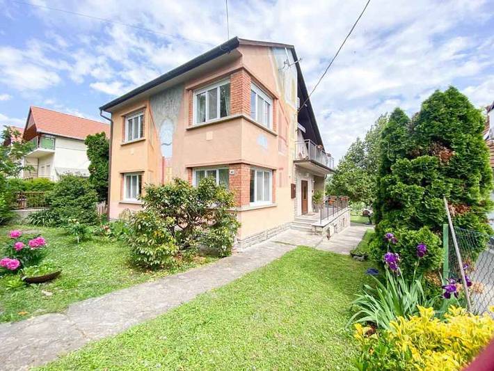 Ganze Ferienwohnung, Ferienwohnung mit Terrasse und Gartenblick in Heviz, Balaton Region