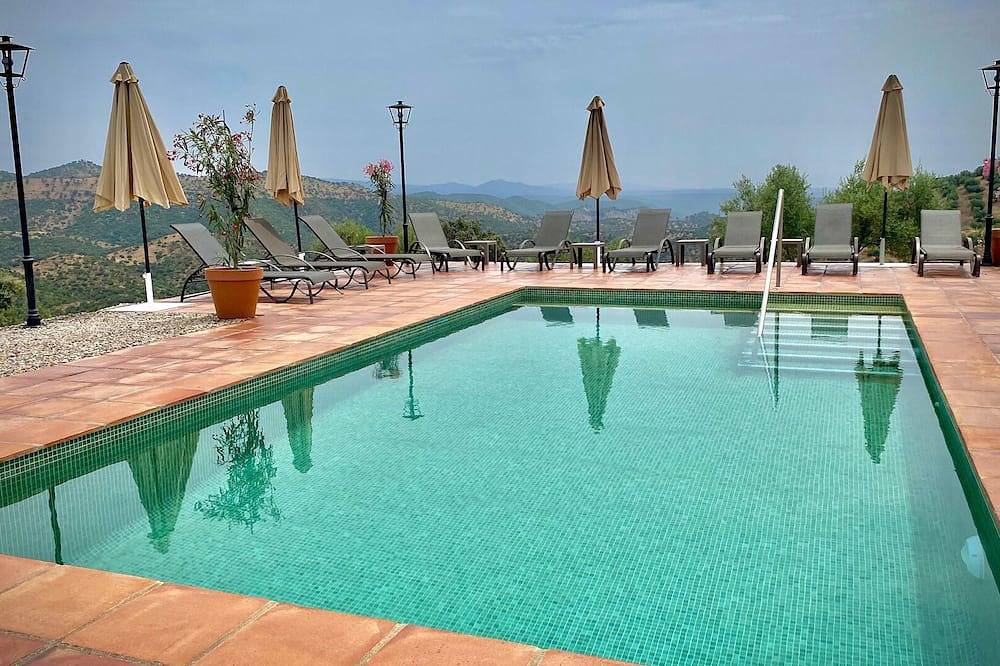 Cortijo Rural Alcornocosas · Piscina · Naturaleza · Sierra de Córdoba in Montoro , Sierra de Cardeña y Montoro